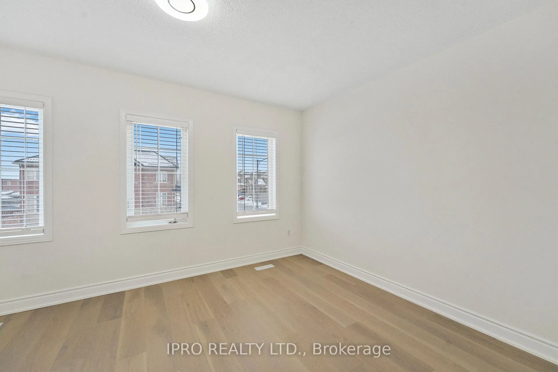Photo 25 of 15 Coolwater Drive, Brampton, Sandringham-Wellington — HOMEH