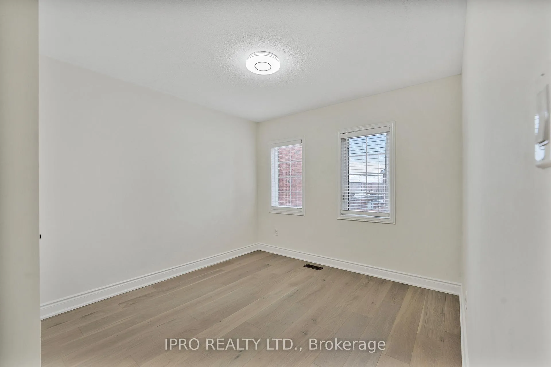 Photo 29 of 15 Coolwater Drive, Brampton, Sandringham-Wellington — HOMEH