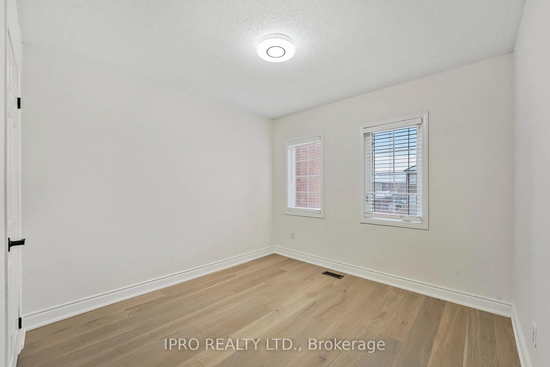 Photo 30 of 15 Coolwater Drive, Brampton, Sandringham-Wellington — HOMEH