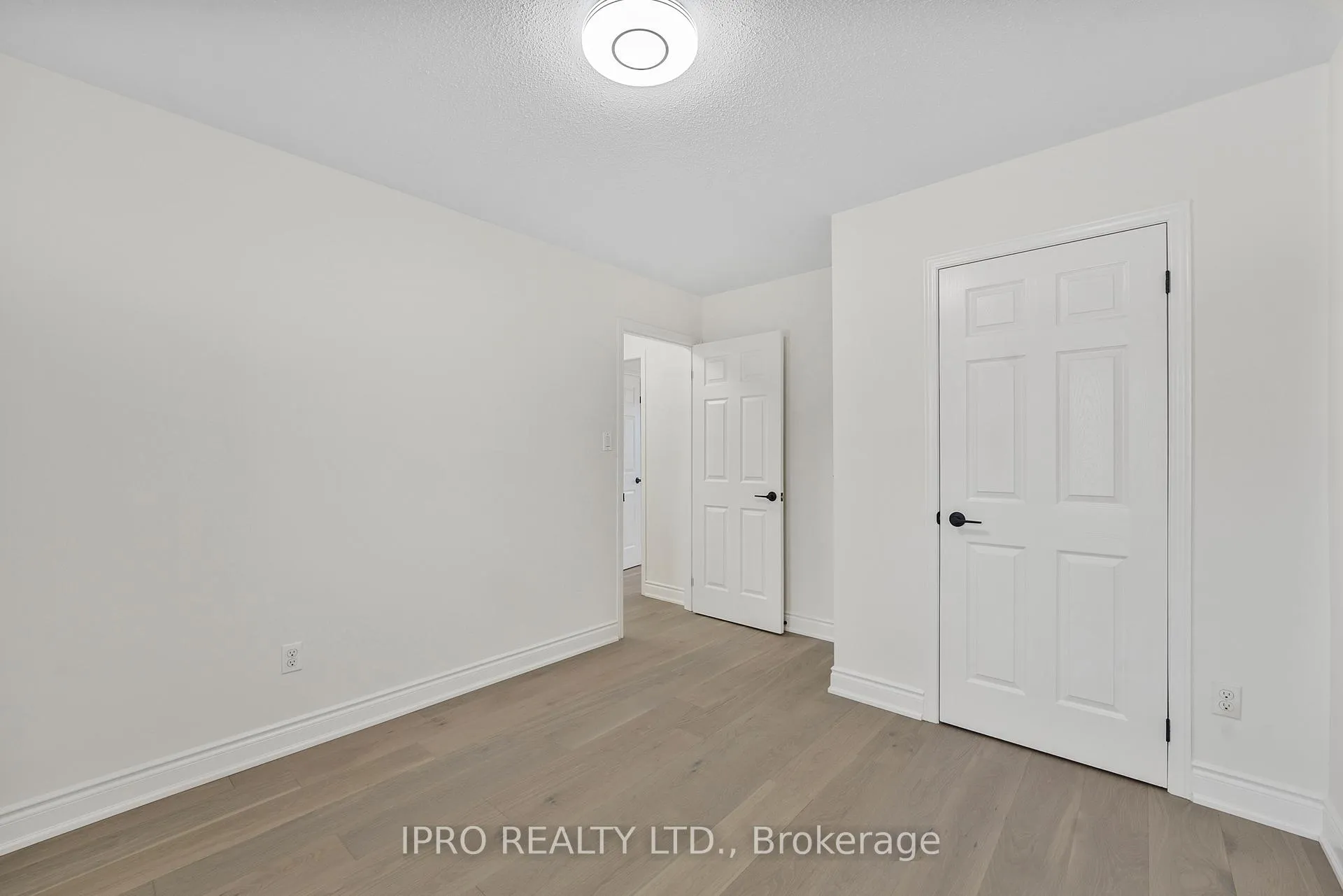 Photo 32 of 15 Coolwater Drive, Brampton, Sandringham-Wellington — HOMEH