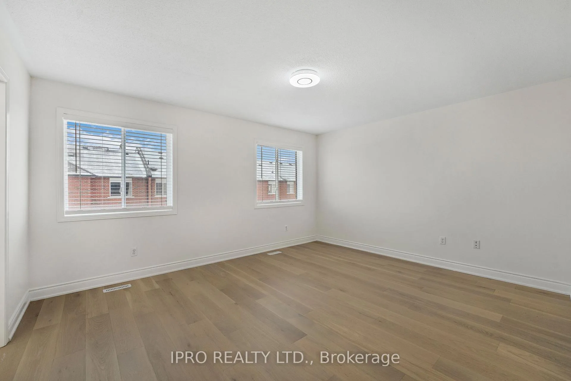Photo 35 of 15 Coolwater Drive, Brampton, Sandringham-Wellington — HOMEH