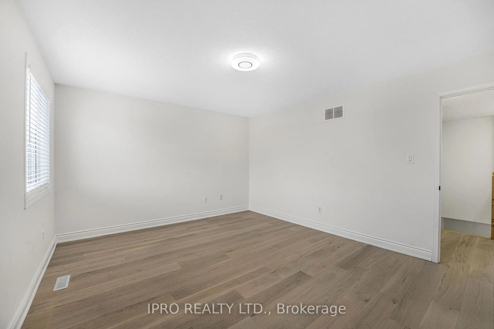 Photo 36 of 15 Coolwater Drive, Brampton, Sandringham-Wellington — HOMEH