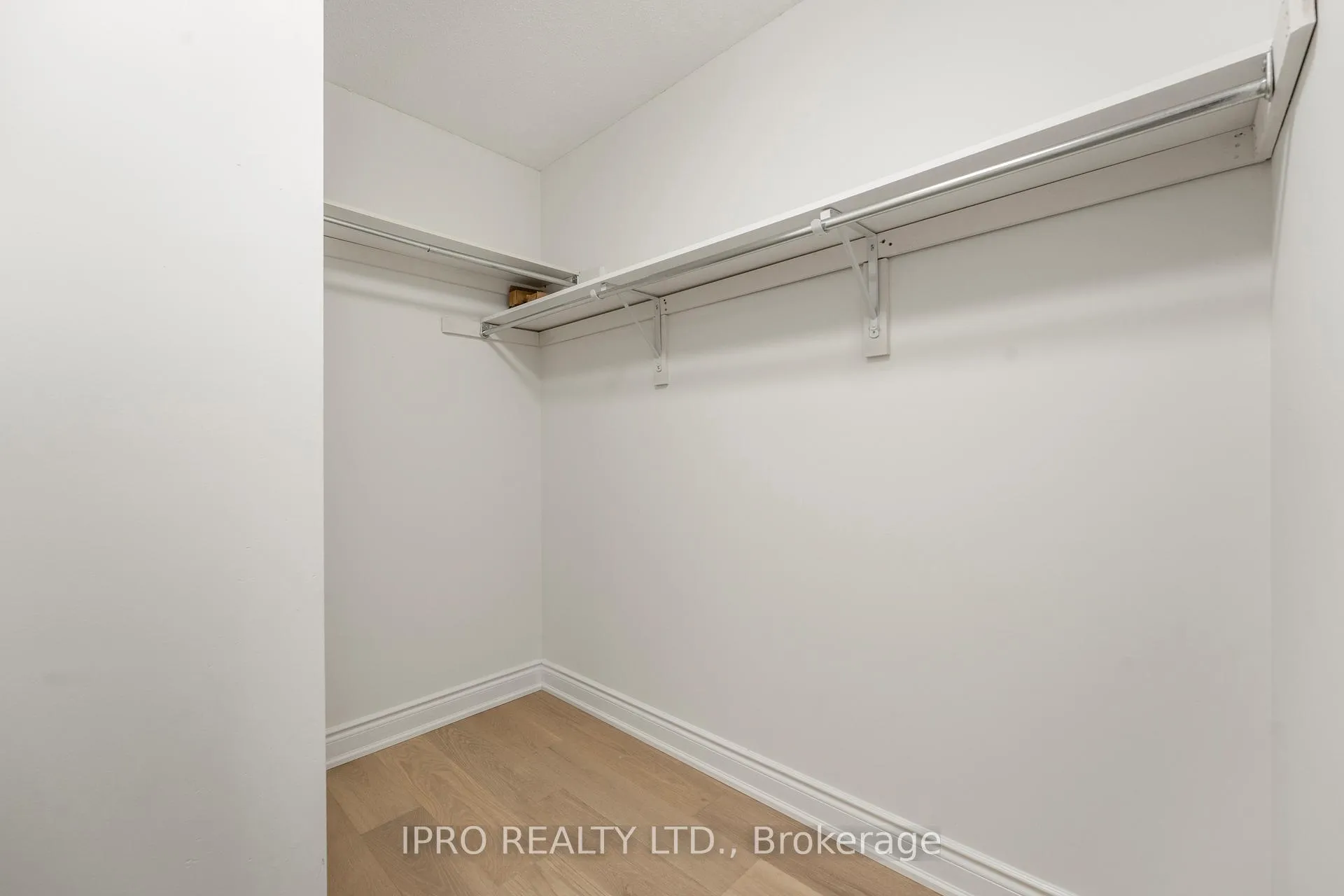 Photo 43 of 15 Coolwater Drive, Brampton, Sandringham-Wellington — HOMEH