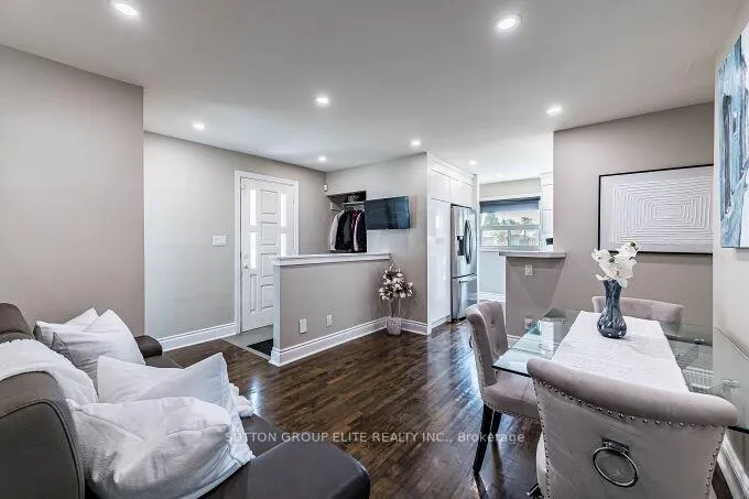 Photo 10 of 107 Martha Street, Caledon, Bolton West — HOMEH