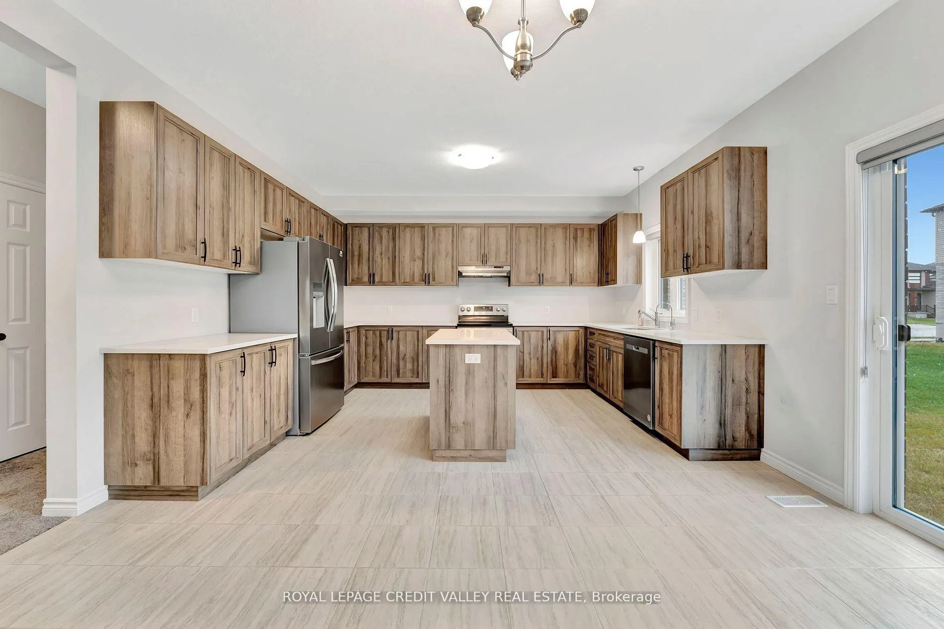 Photo 14 of 104 Sass Crescent, Brant, Paris — HOMEH