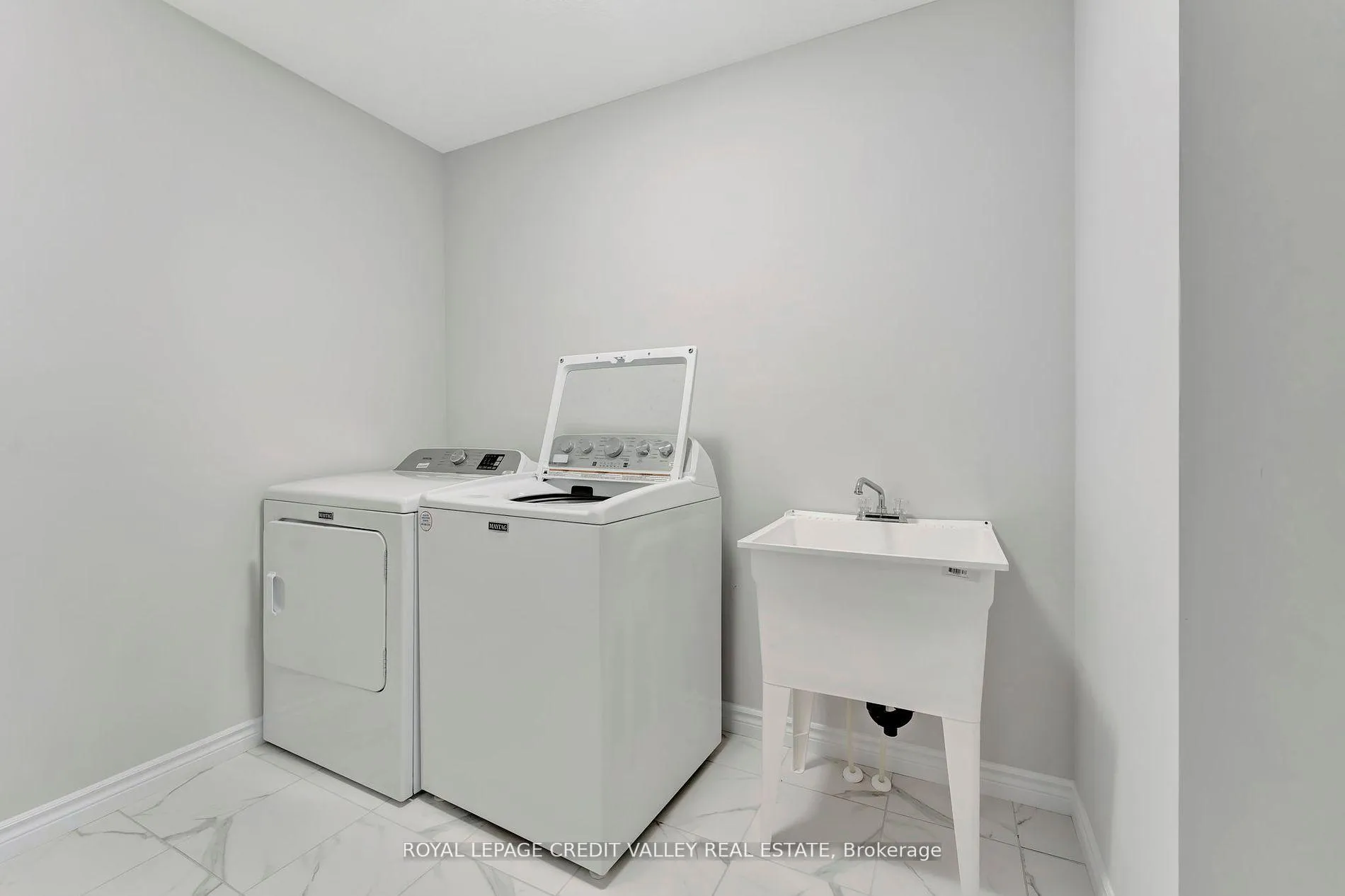 Photo 20 of 104 Sass Crescent, Brant, Paris — HOMEH