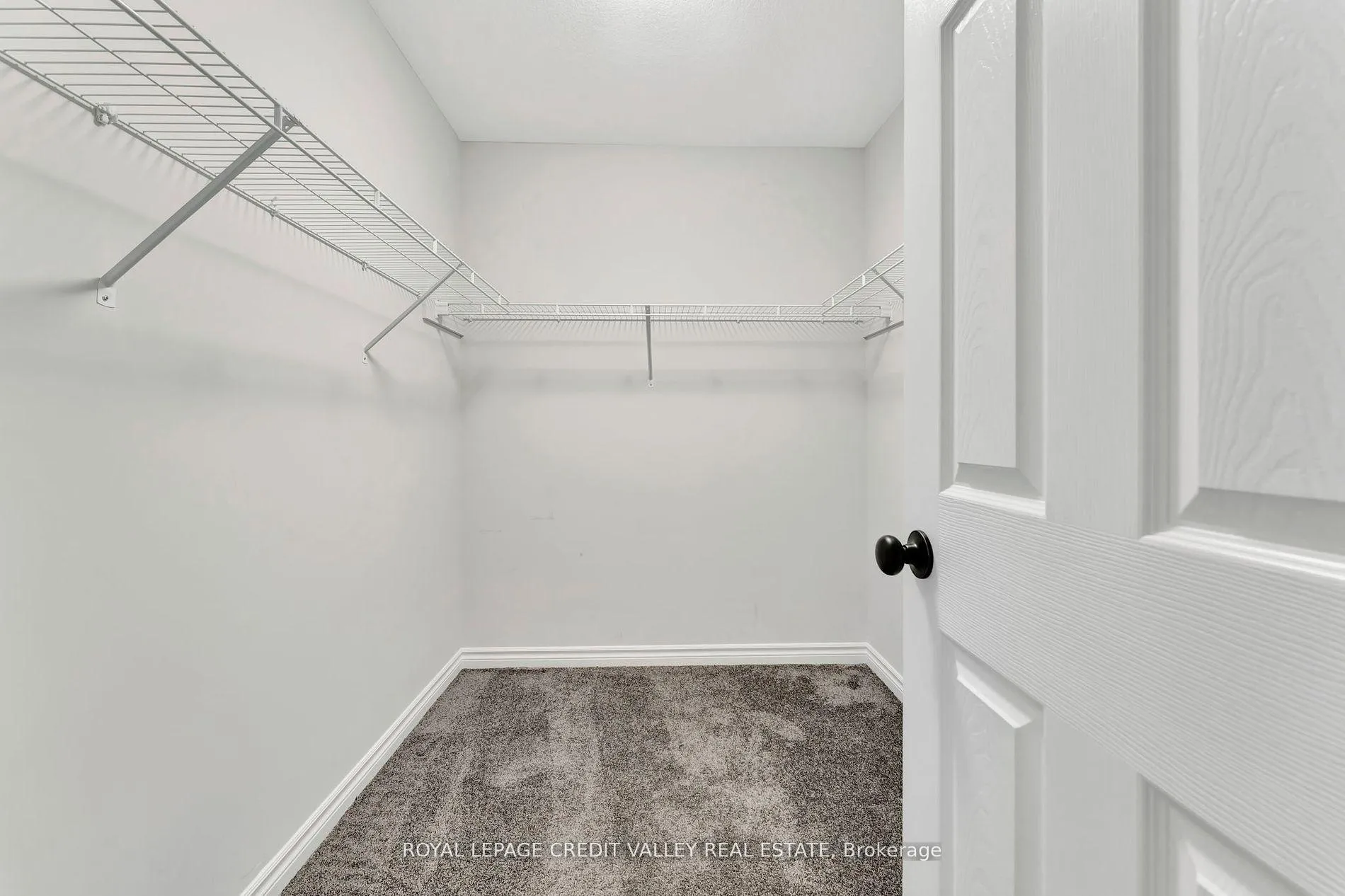 Photo 24 of 104 Sass Crescent, Brant, Paris — HOMEH