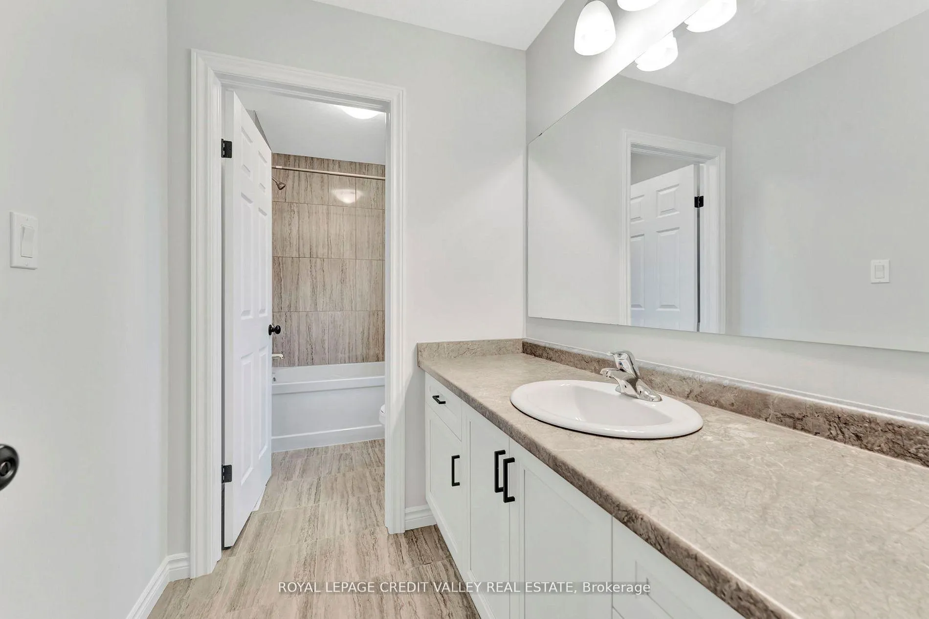 Photo 28 of 104 Sass Crescent, Brant, Paris — HOMEH