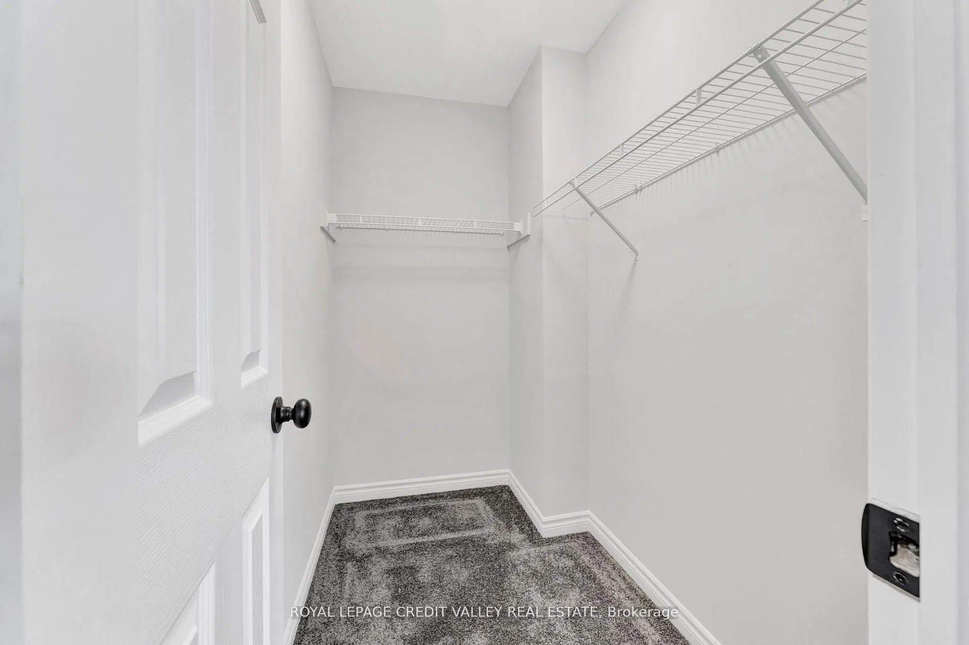 Photo 34 of 104 Sass Crescent, Brant, Paris — HOMEH