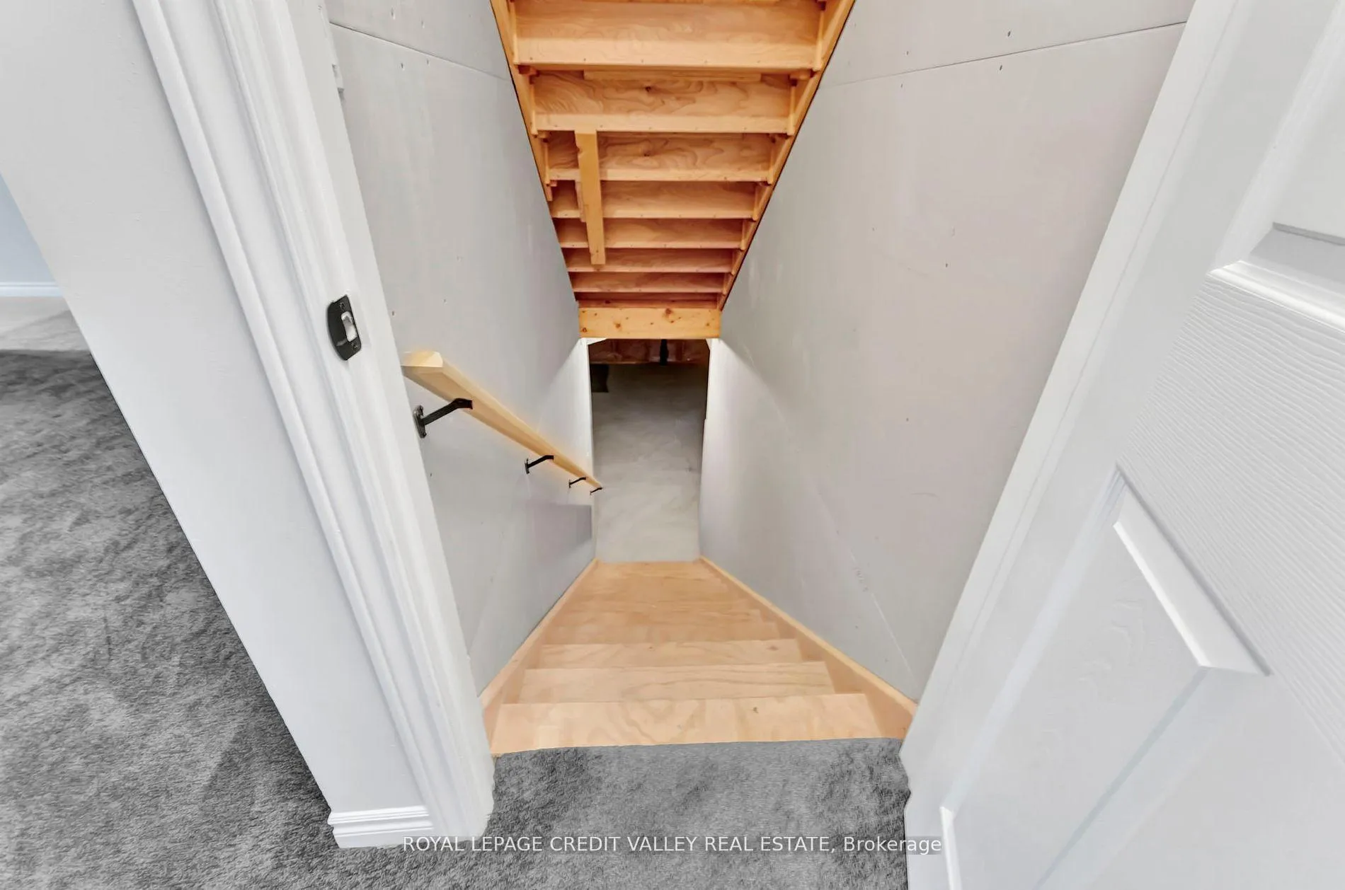 Photo 36 of 104 Sass Crescent, Brant, Paris — HOMEH