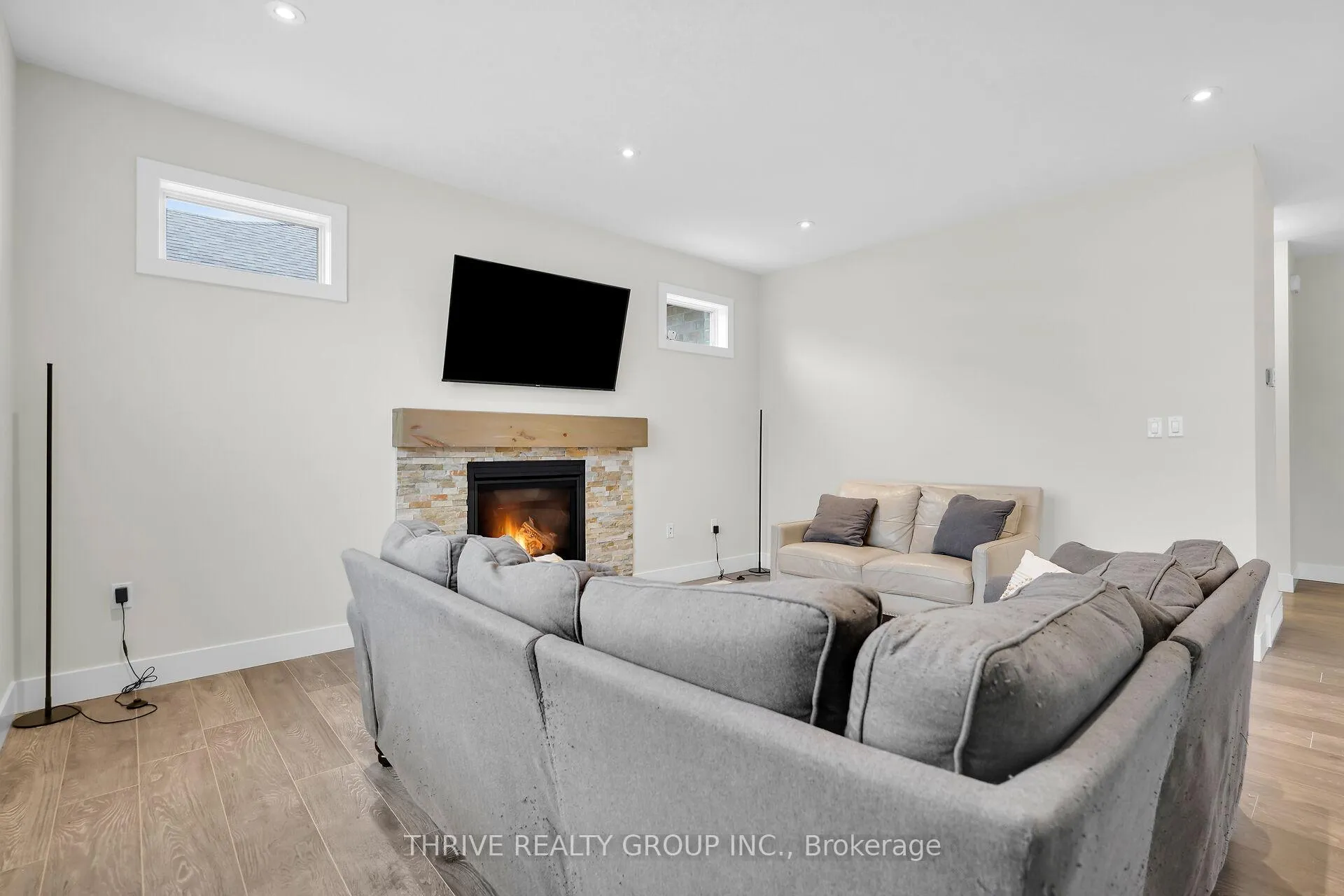 Photo 9 of 178 Spencer Avenue, Lucan Biddulph, Lucan — HOMEH
