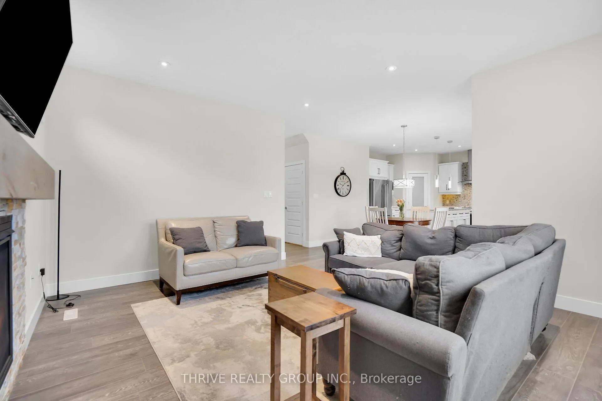 Photo 10 of 178 Spencer Avenue, Lucan Biddulph, Lucan — HOMEH