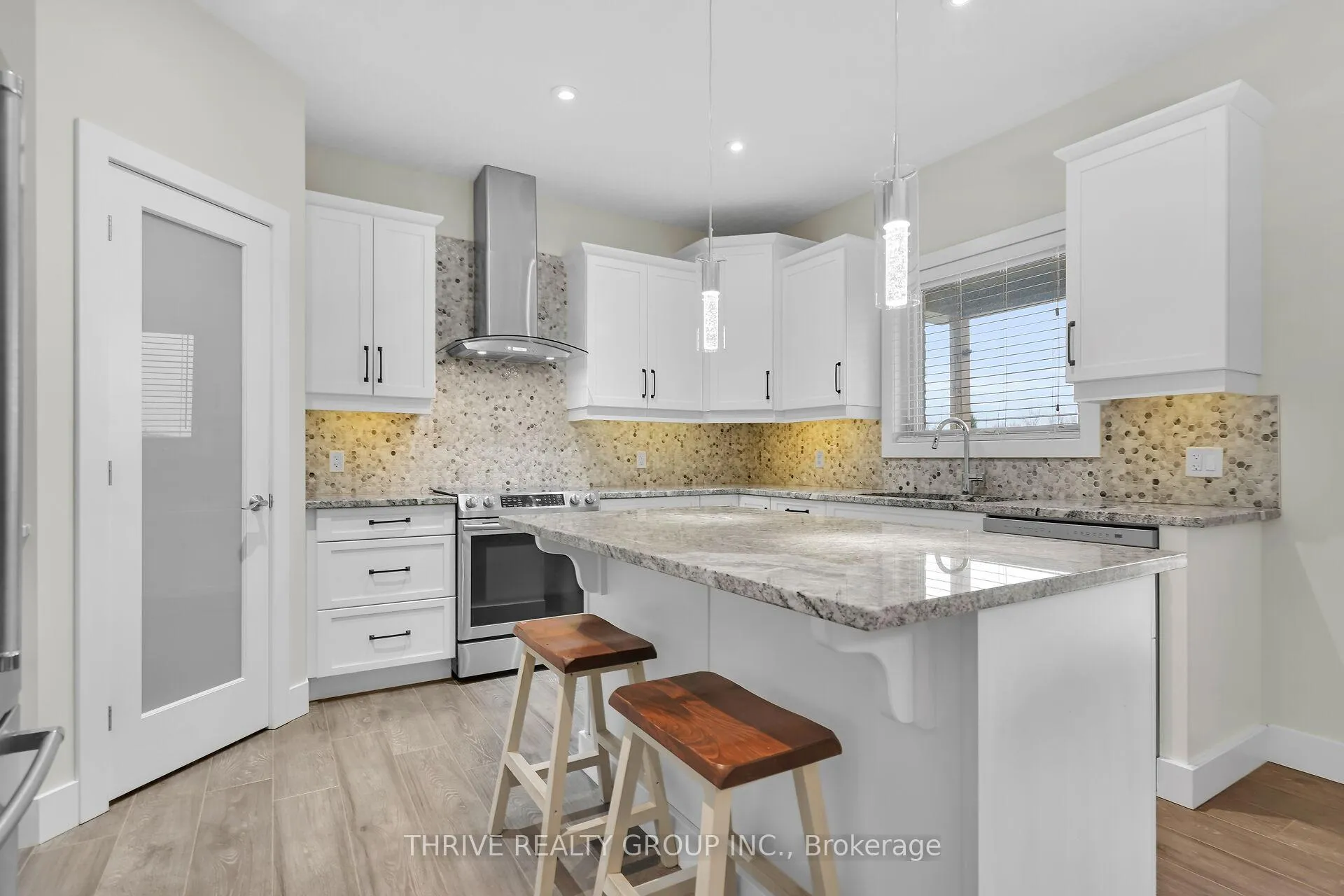 Photo 16 of 178 Spencer Avenue, Lucan Biddulph, Lucan — HOMEH