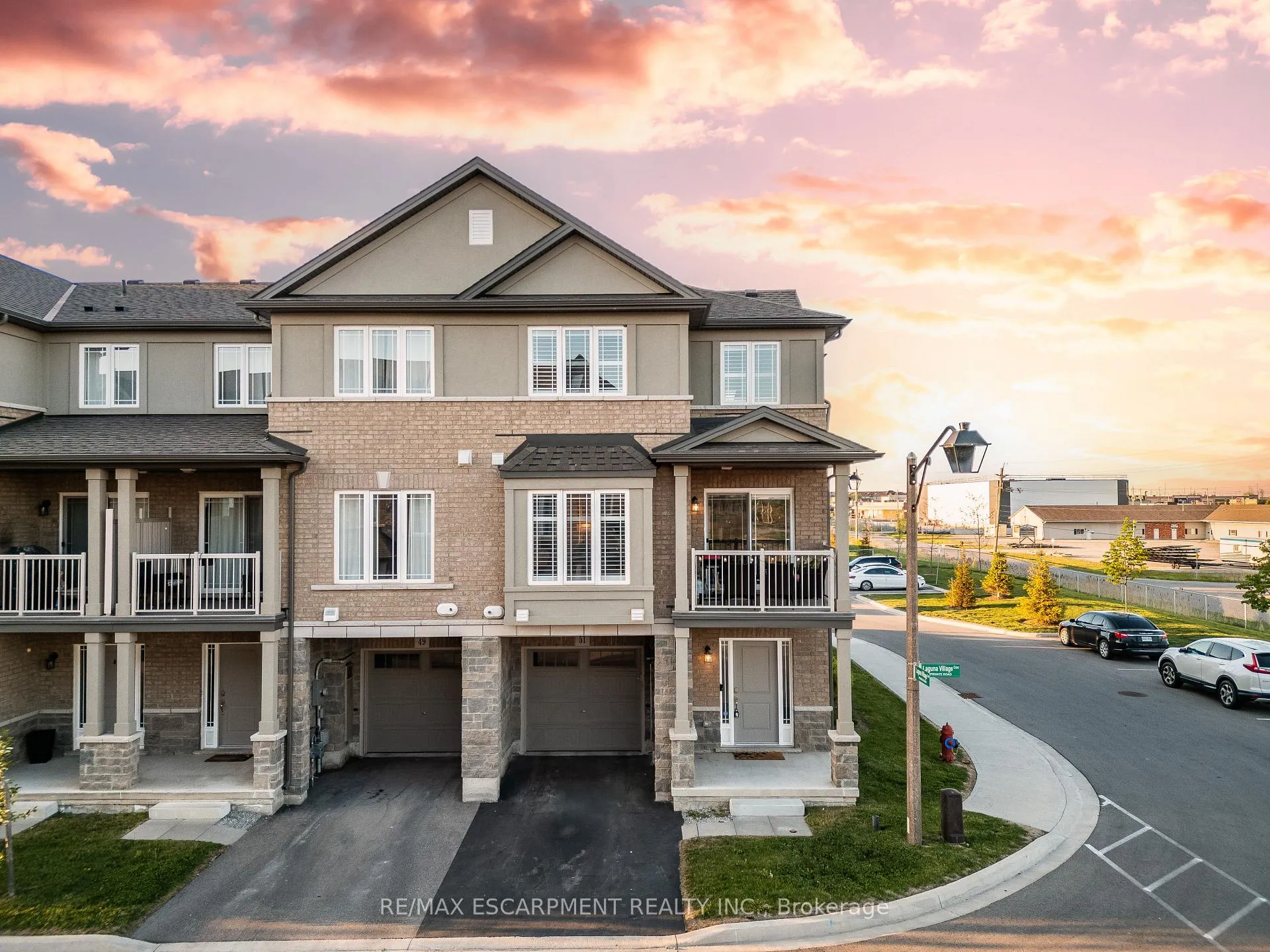 Photo 1 of 51 Laguna Village Crescent W, Hamilton, Rural Glanbrook — HOMEH