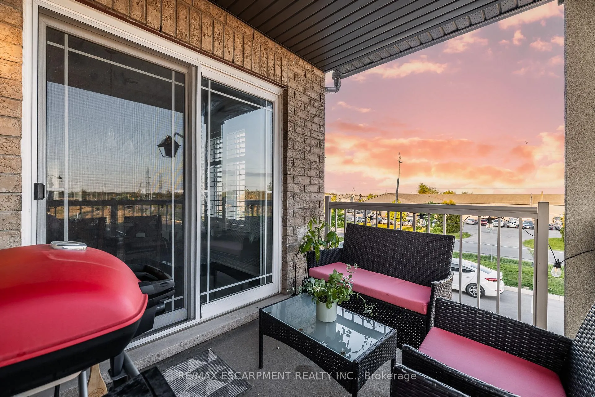 Photo 4 of 51 Laguna Village Crescent W, Hamilton, Rural Glanbrook — HOMEH