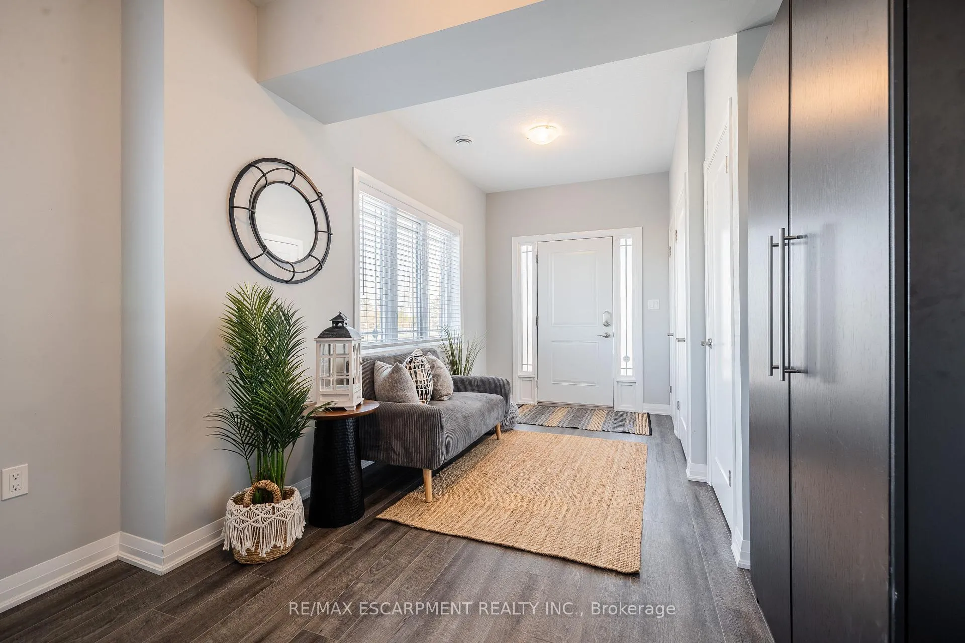 Photo 5 of 51 Laguna Village Crescent W, Hamilton, Rural Glanbrook — HOMEH