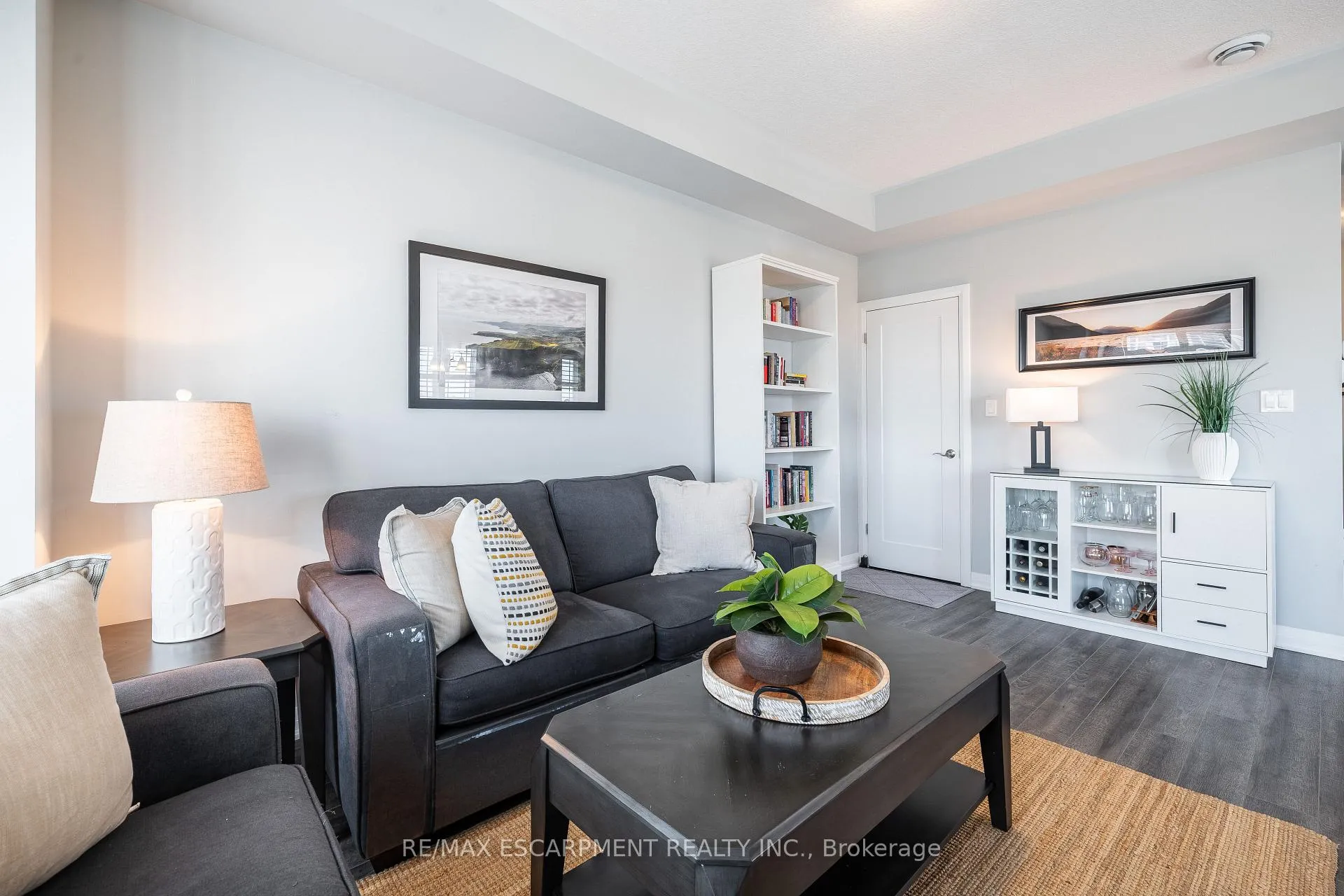 Photo 9 of 51 Laguna Village Crescent W, Hamilton, Rural Glanbrook — HOMEH