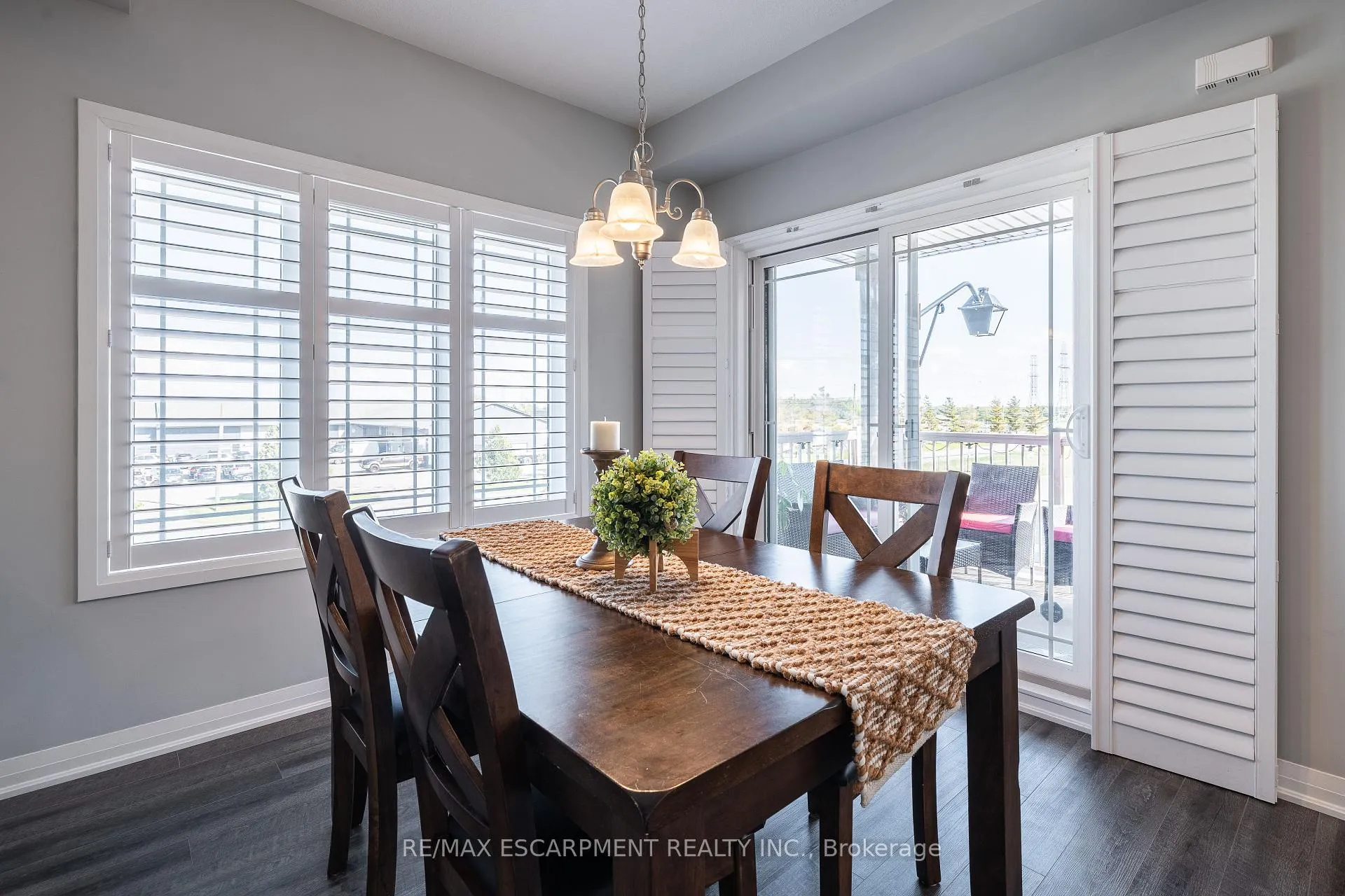 Photo 11 of 51 Laguna Village Crescent W, Hamilton, Rural Glanbrook — HOMEH