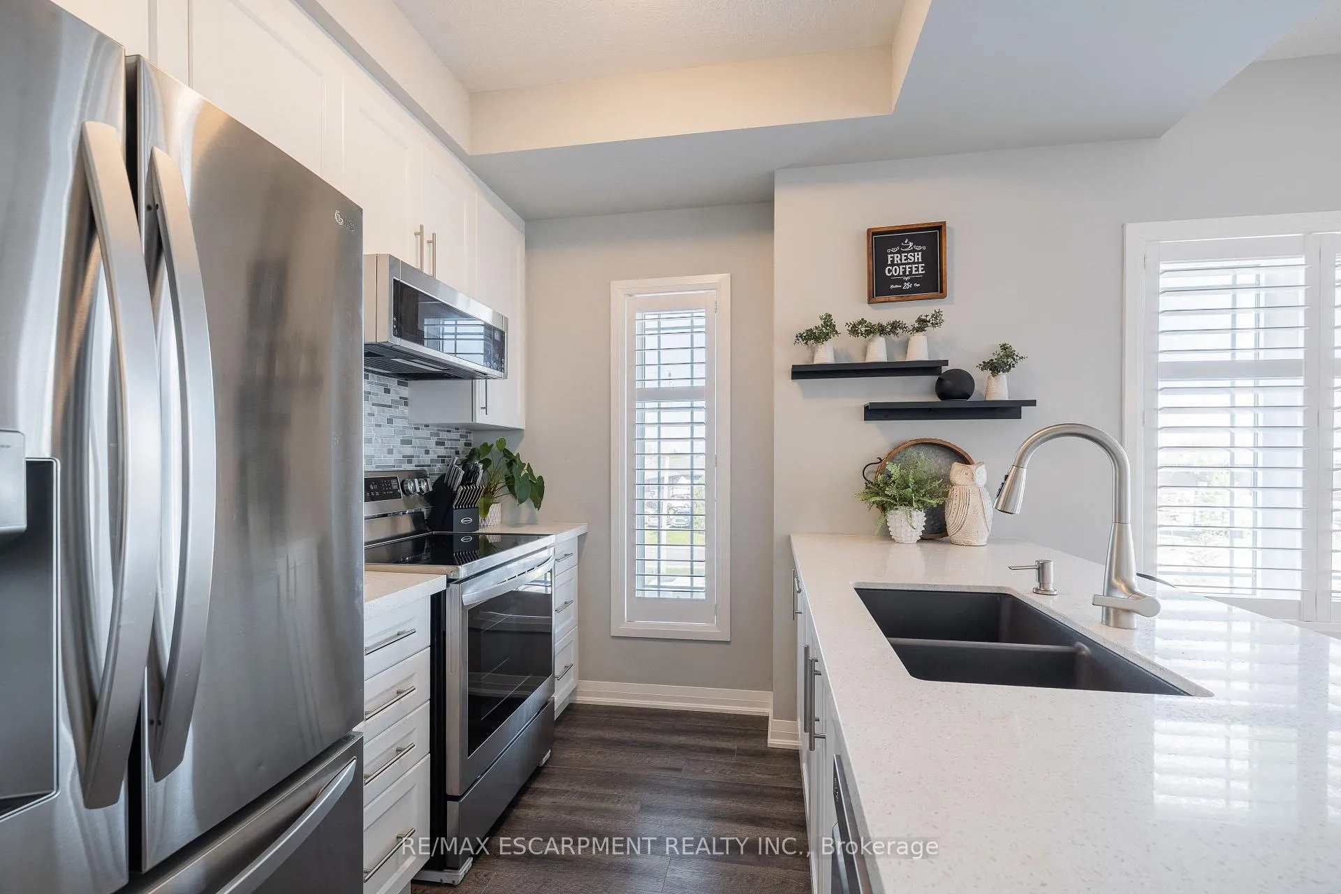 Photo 14 of 51 Laguna Village Crescent W, Hamilton, Rural Glanbrook — HOMEH