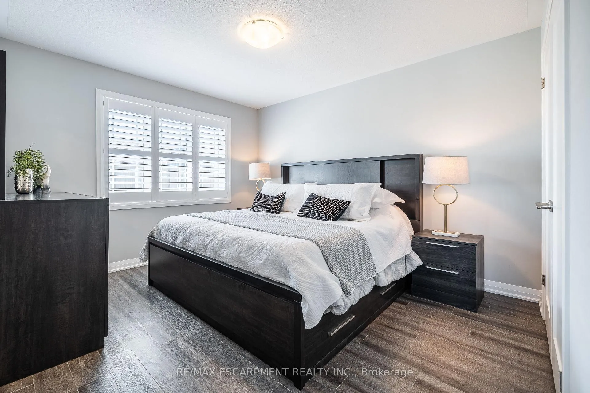 Photo 17 of 51 Laguna Village Crescent W, Hamilton, Rural Glanbrook — HOMEH