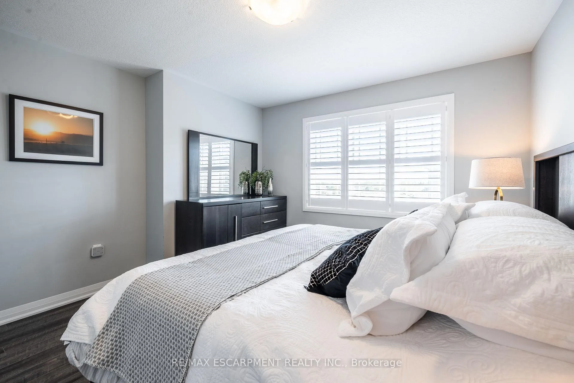 Photo 18 of 51 Laguna Village Crescent W, Hamilton, Rural Glanbrook — HOMEH
