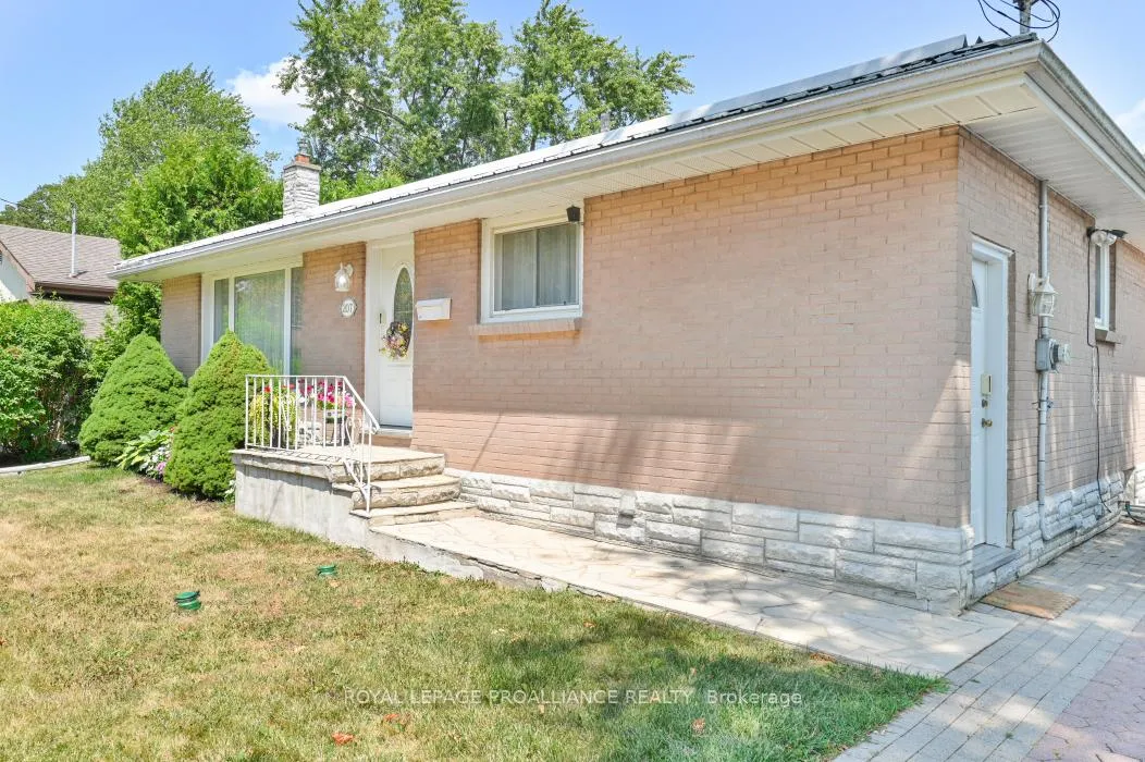 Photo 5 of 207 Parrott Drive, Belleville, Belleville Ward — HOMEH