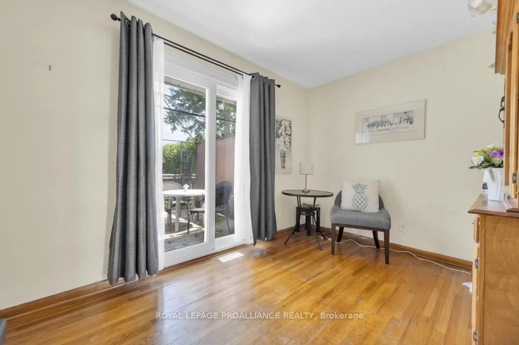 Photo 18 of 207 Parrott Drive, Belleville, Belleville Ward — HOMEH