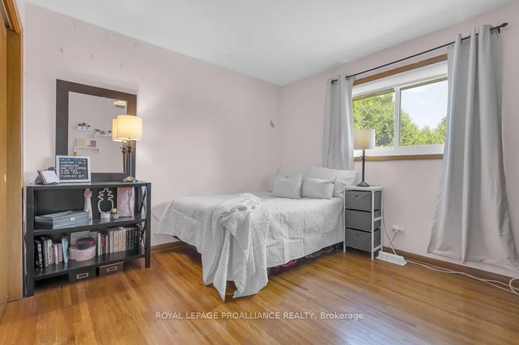 Photo 21 of 207 Parrott Drive, Belleville, Belleville Ward — HOMEH