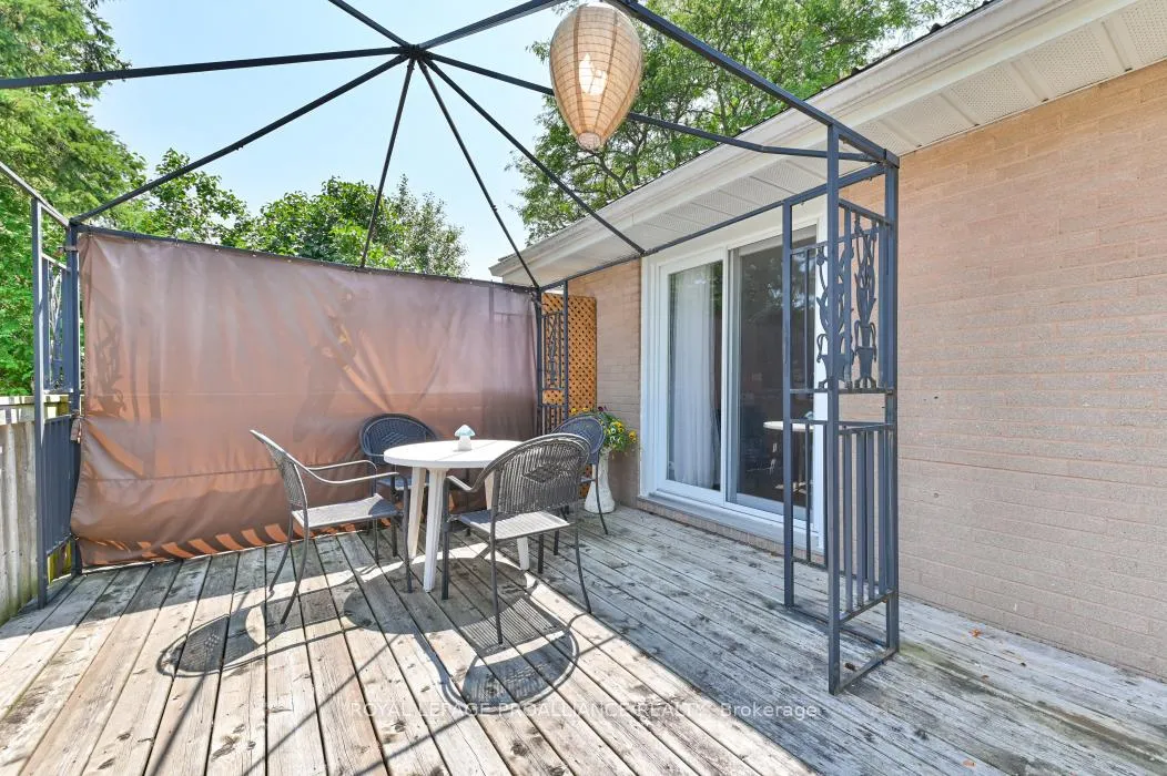 Photo 29 of 207 Parrott Drive, Belleville, Belleville Ward — HOMEH