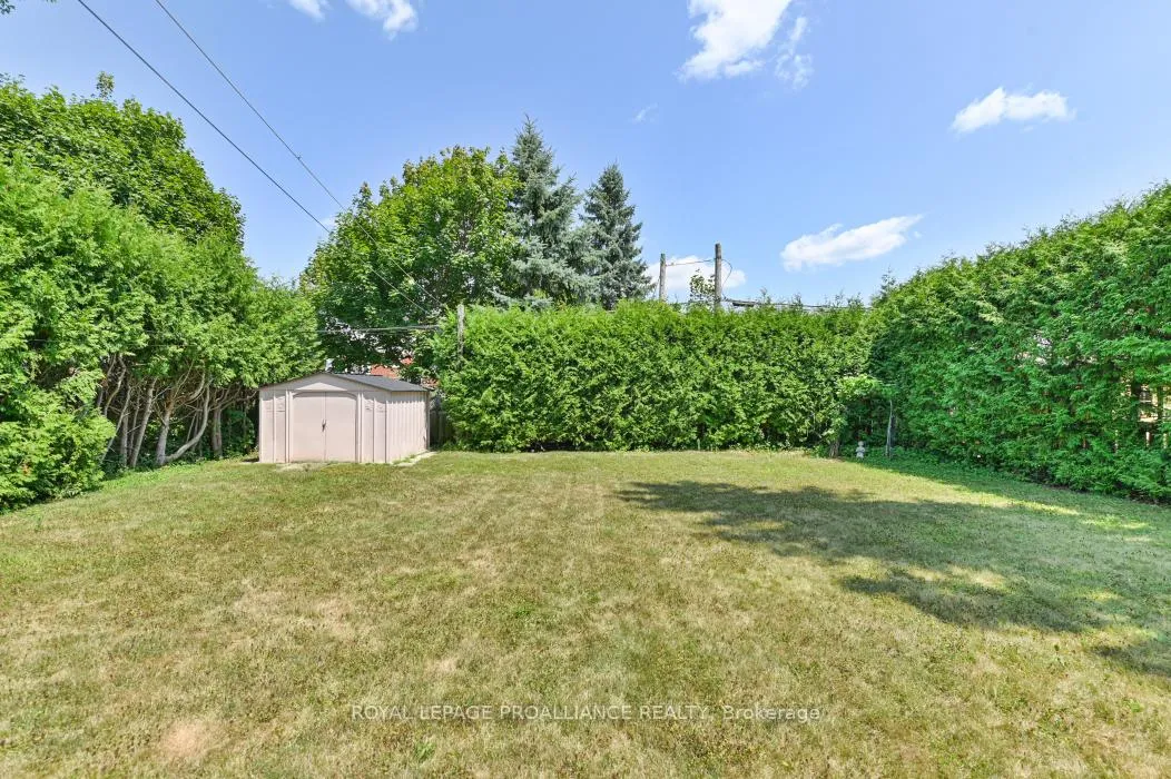 Photo 31 of 207 Parrott Drive, Belleville, Belleville Ward — HOMEH