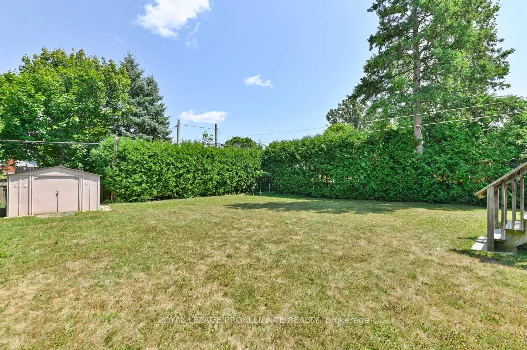 Photo 33 of 207 Parrott Drive, Belleville, Belleville Ward — HOMEH