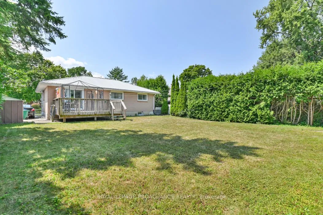 Photo 35 of 207 Parrott Drive, Belleville, Belleville Ward — HOMEH