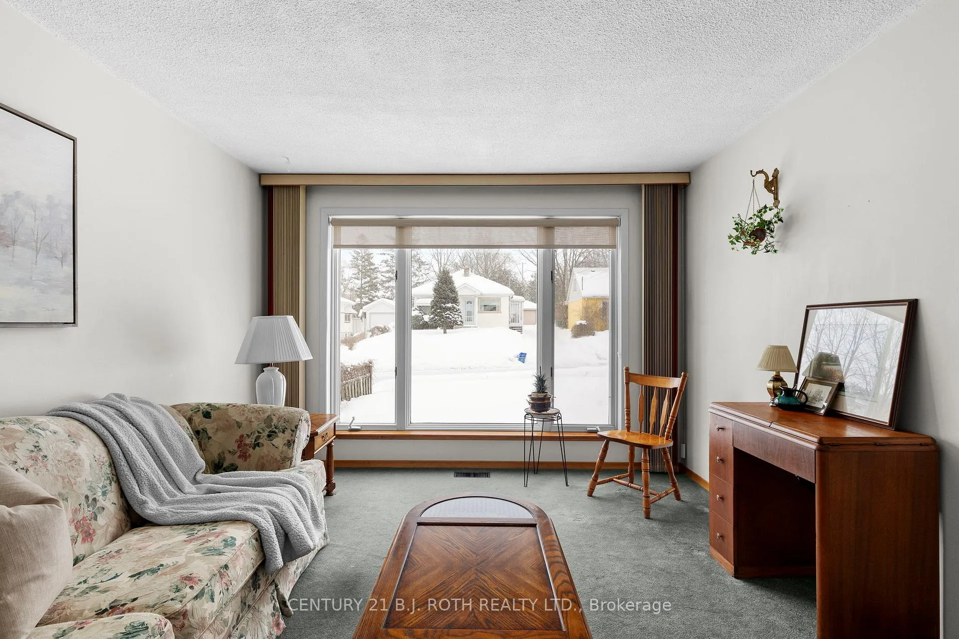 Photo 4 of 28 Adelaide Street, Barrie, Allandale — HOMEH
