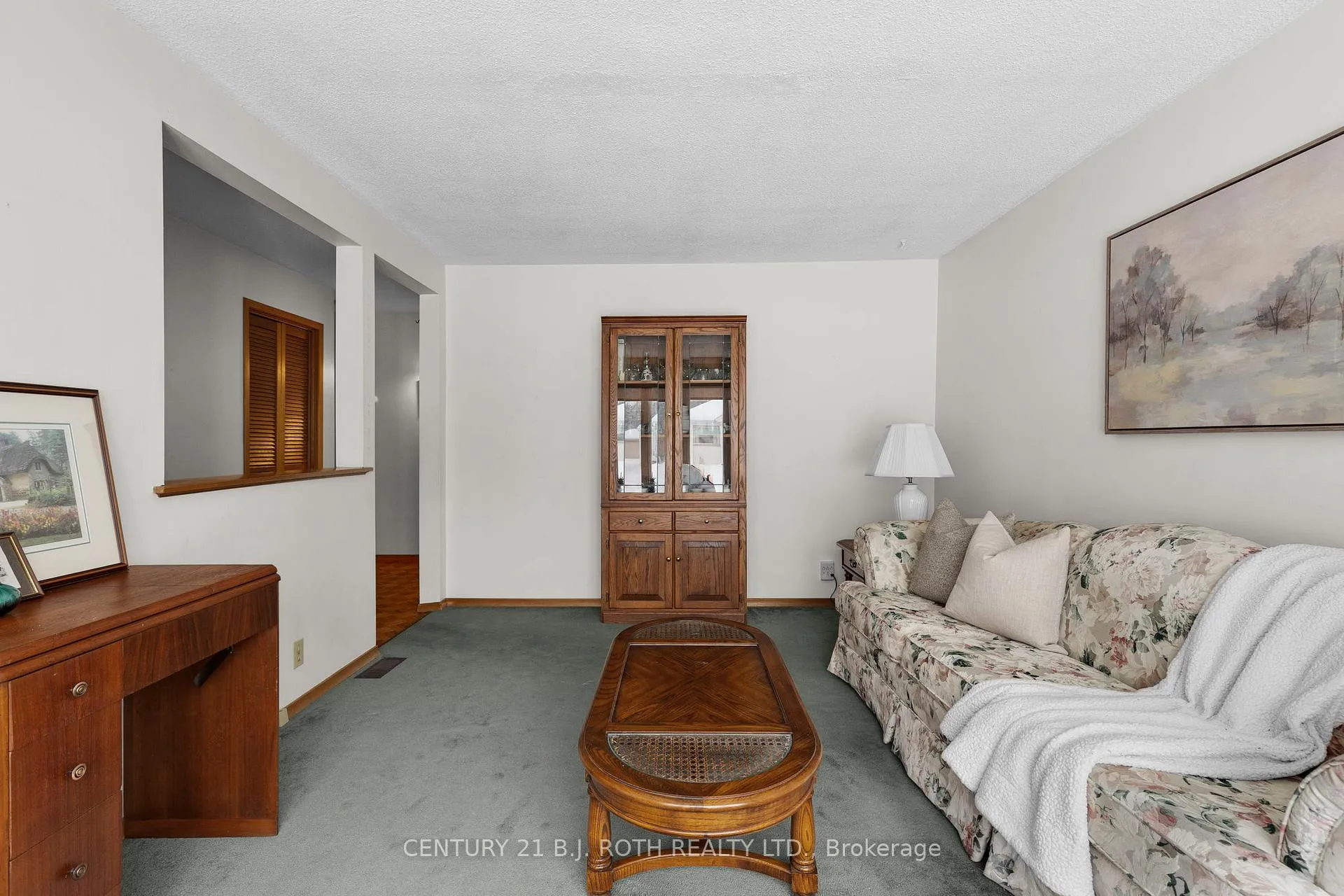 Photo 5 of 28 Adelaide Street, Barrie, Allandale — HOMEH