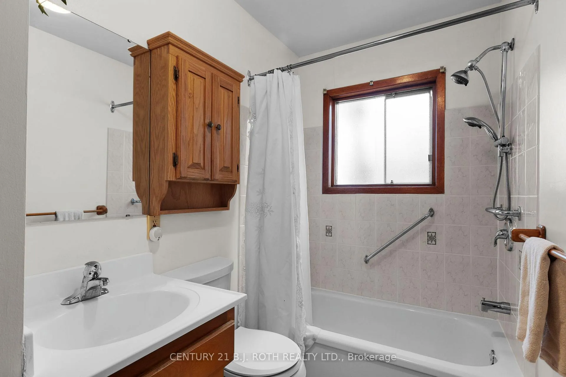 Photo 17 of 28 Adelaide Street, Barrie, Allandale — HOMEH