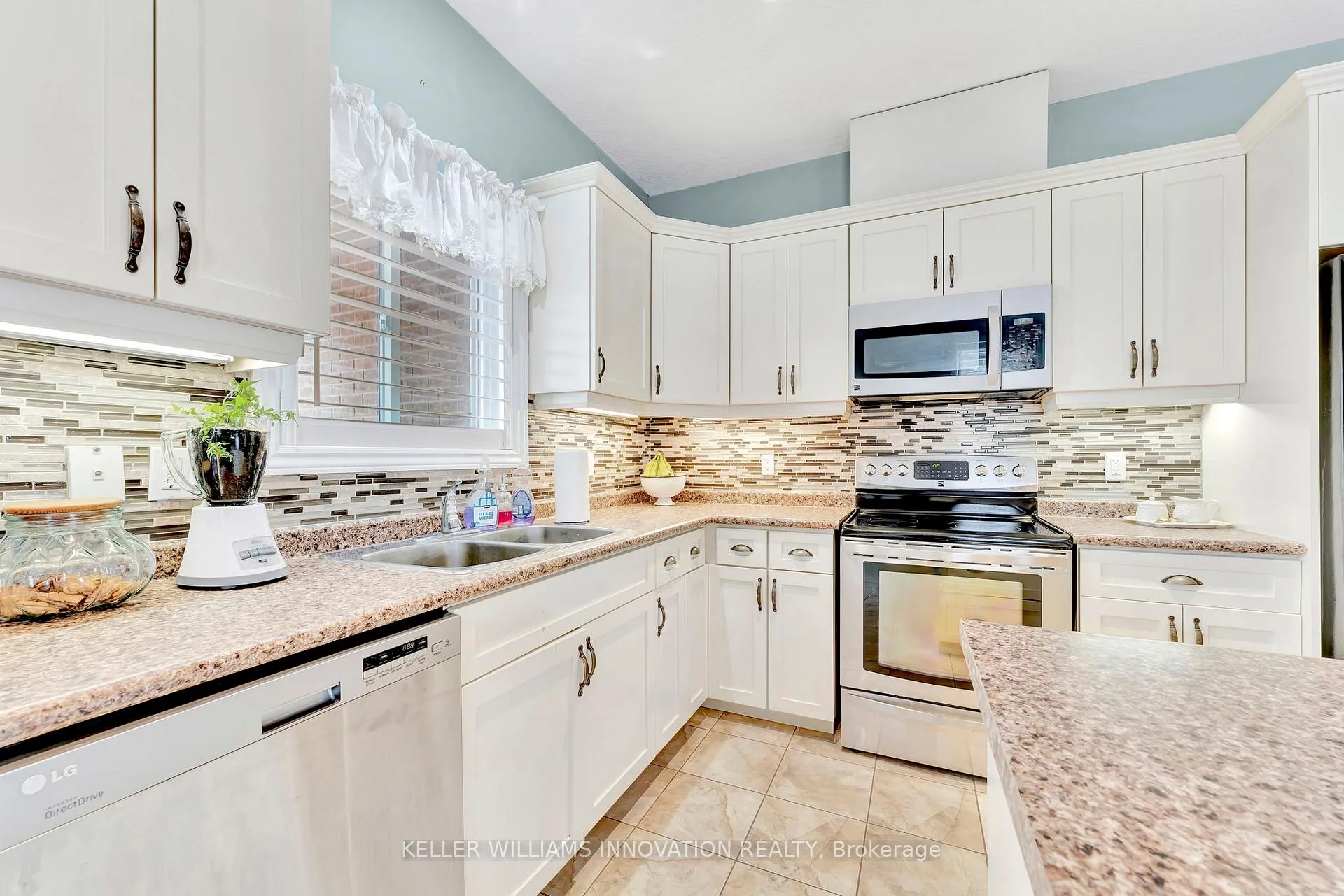 Photo 10 of 940 Reserve Avenue S, North Perth, Listowel — HOMEH