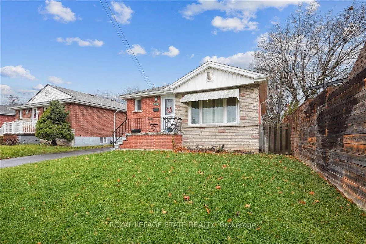 Photo 2 of 584 East 27th Street, Hamilton, Burkholme — HOMEH