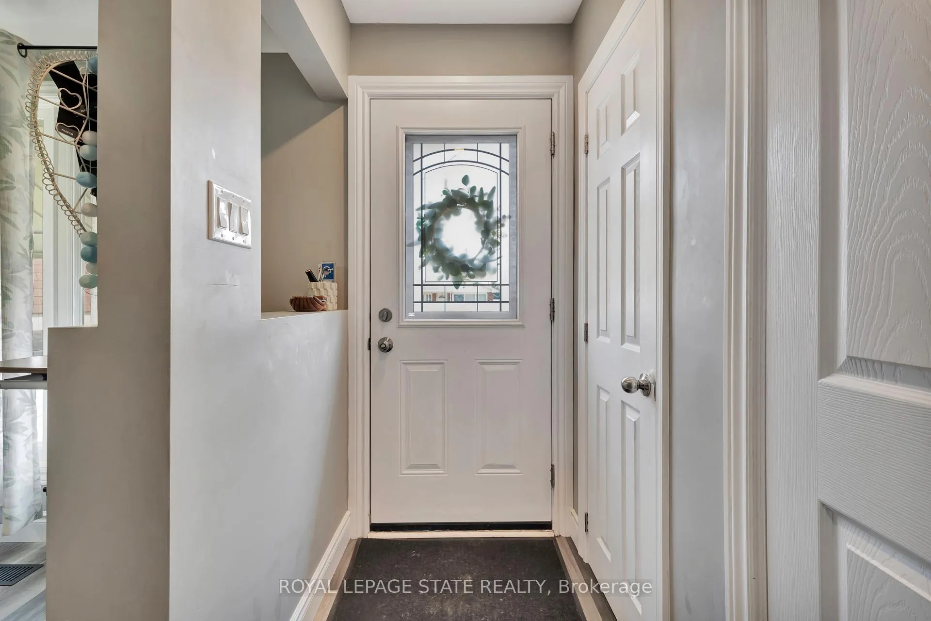 Photo 4 of 584 East 27th Street, Hamilton, Burkholme — HOMEH
