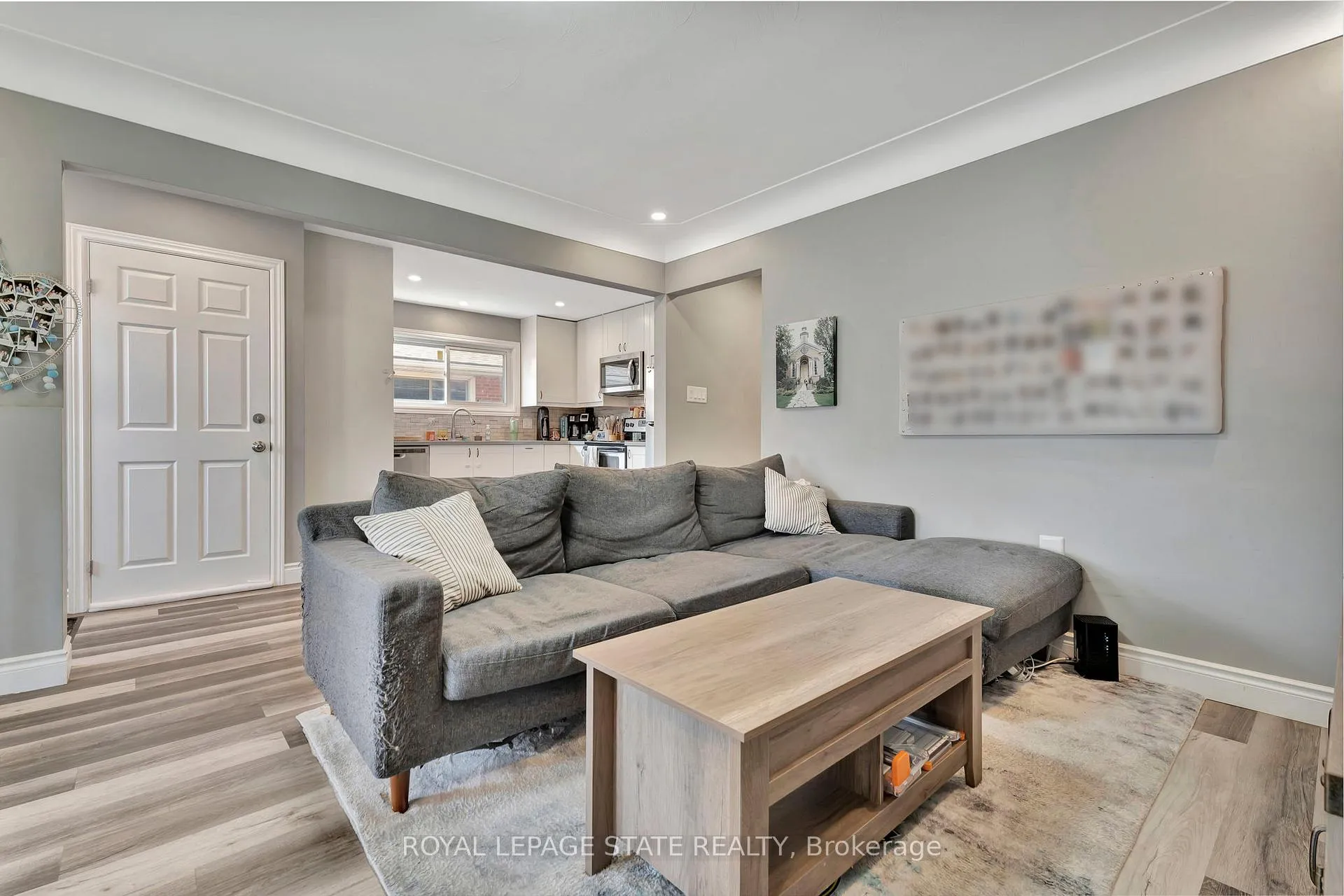 Photo 5 of 584 East 27th Street, Hamilton, Burkholme — HOMEH