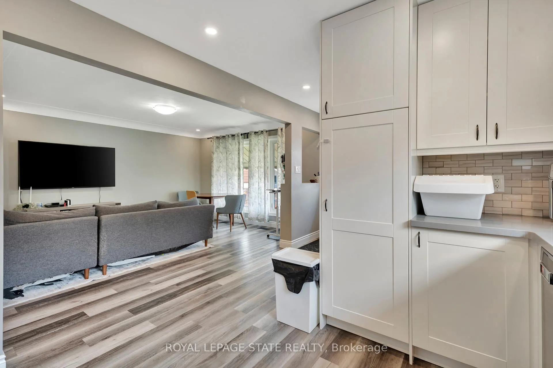 Photo 9 of 584 East 27th Street, Hamilton, Burkholme — HOMEH