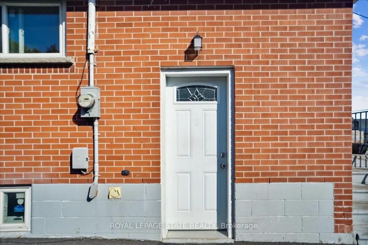 Photo 17 of 584 East 27th Street, Hamilton, Burkholme — HOMEH