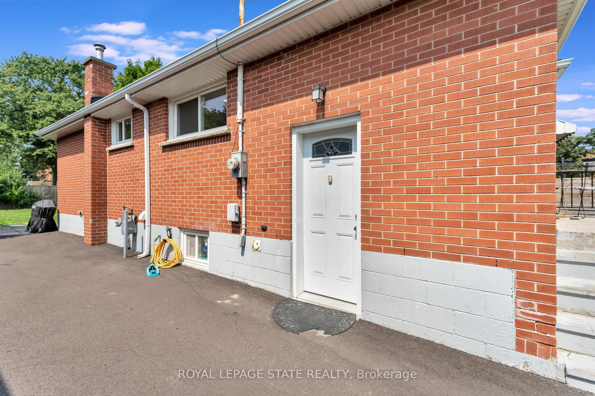 Photo 18 of 584 East 27th Street, Hamilton, Burkholme — HOMEH
