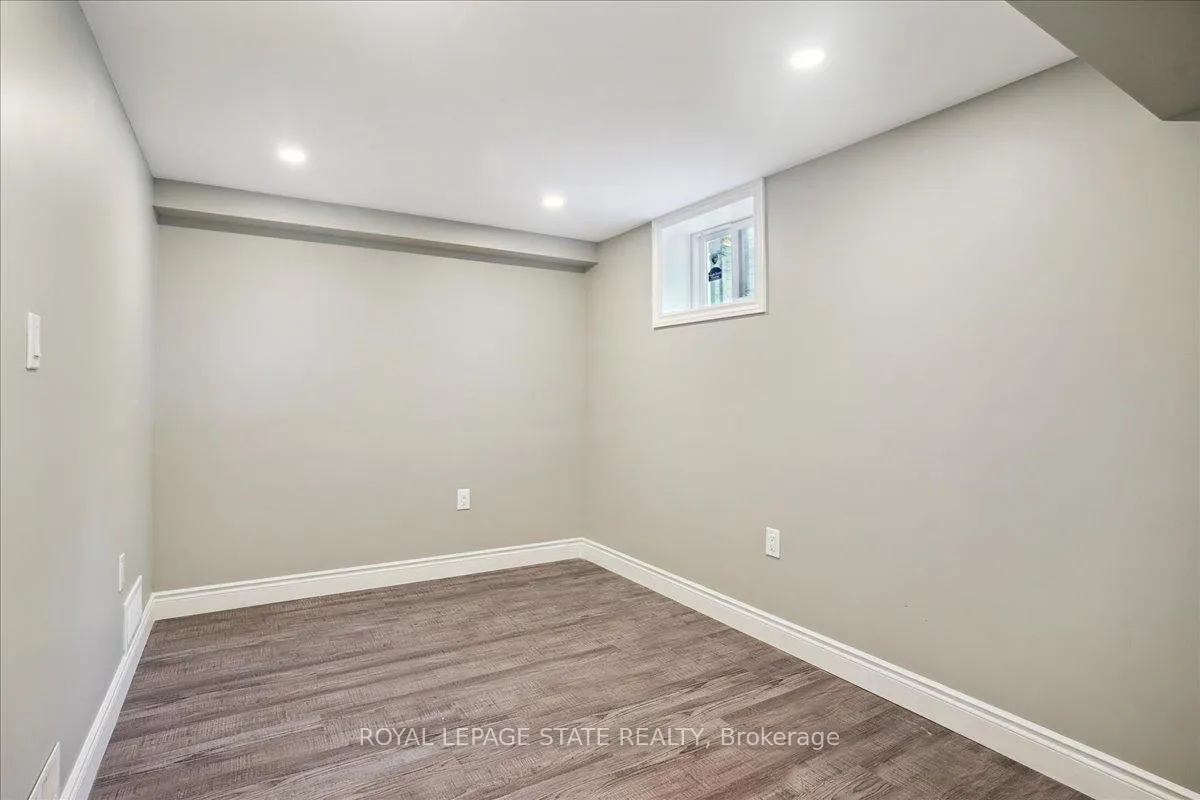 Photo 19 of 584 East 27th Street, Hamilton, Burkholme — HOMEH