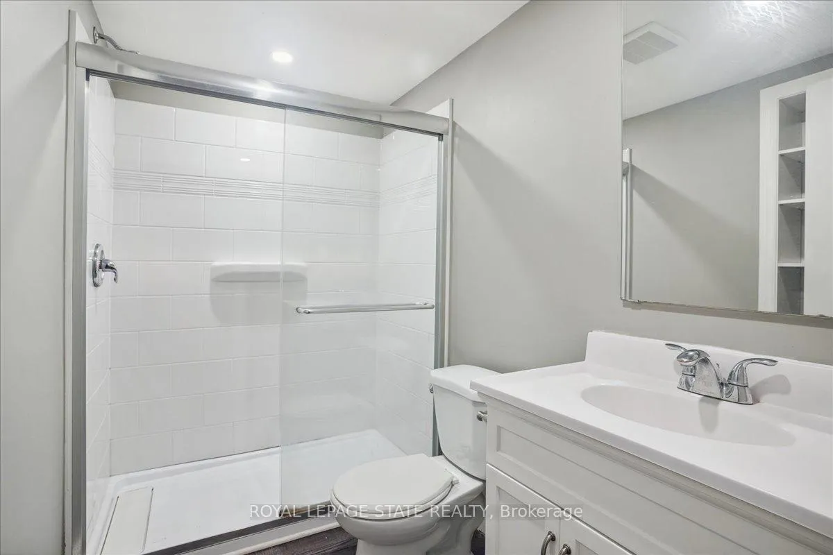 Photo 21 of 584 East 27th Street, Hamilton, Burkholme — HOMEH