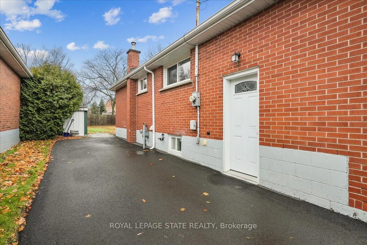 Photo 33 of 584 East 27th Street, Hamilton, Burkholme — HOMEH