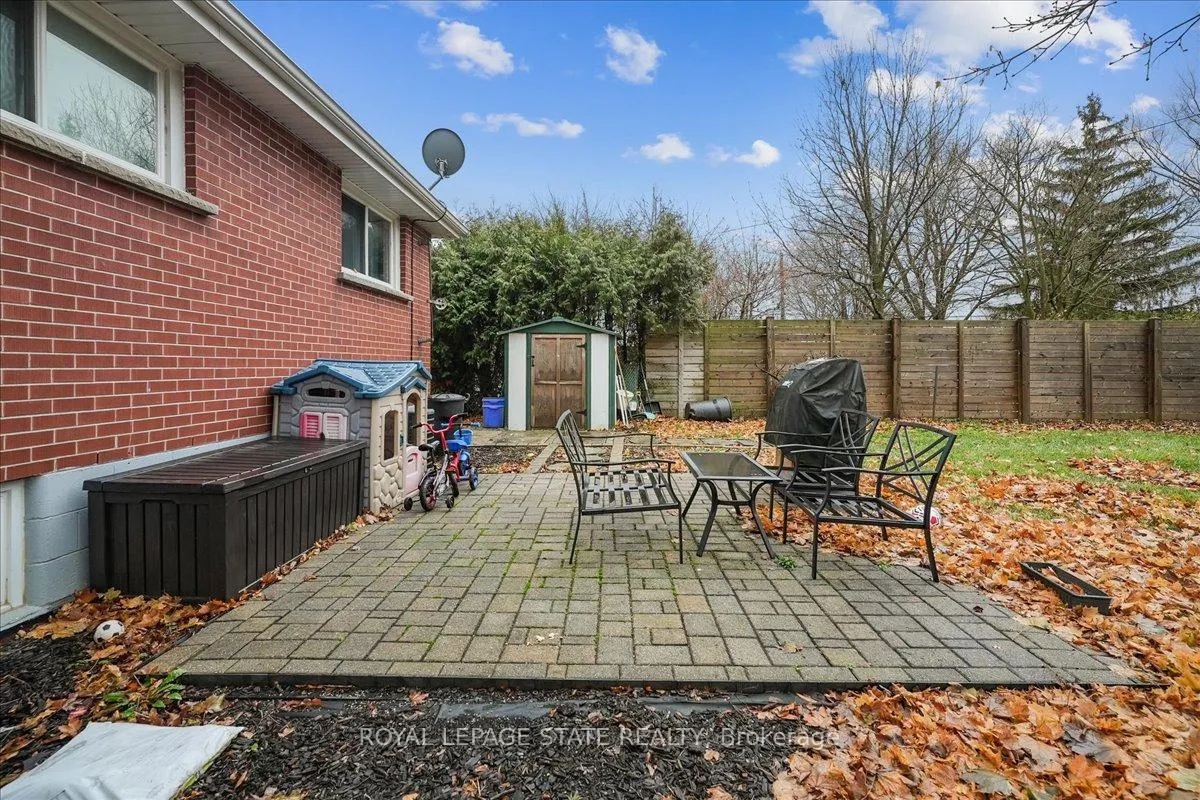 Photo 35 of 584 East 27th Street, Hamilton, Burkholme — HOMEH