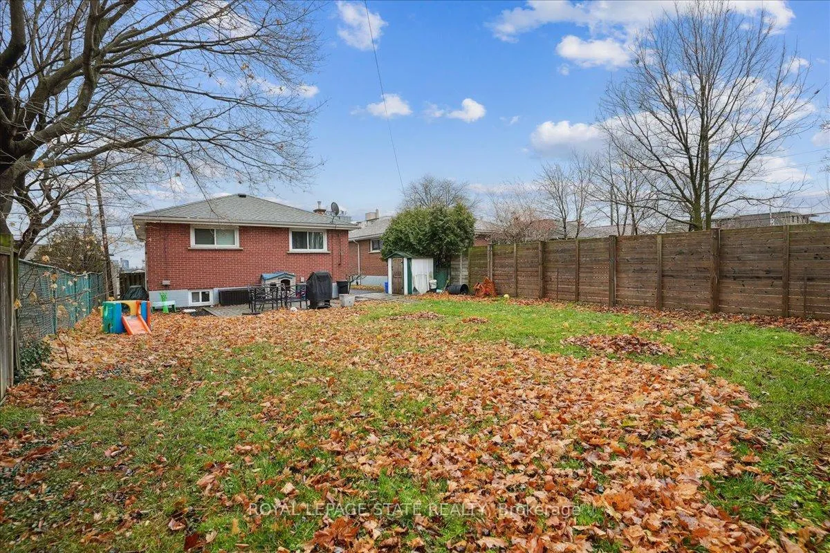 Photo 38 of 584 East 27th Street, Hamilton, Burkholme — HOMEH