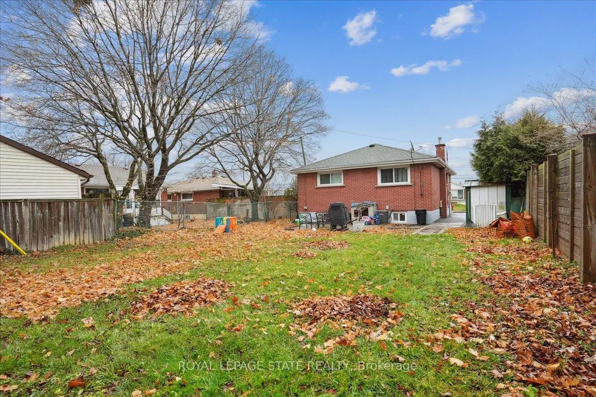 Photo 39 of 584 East 27th Street, Hamilton, Burkholme — HOMEH