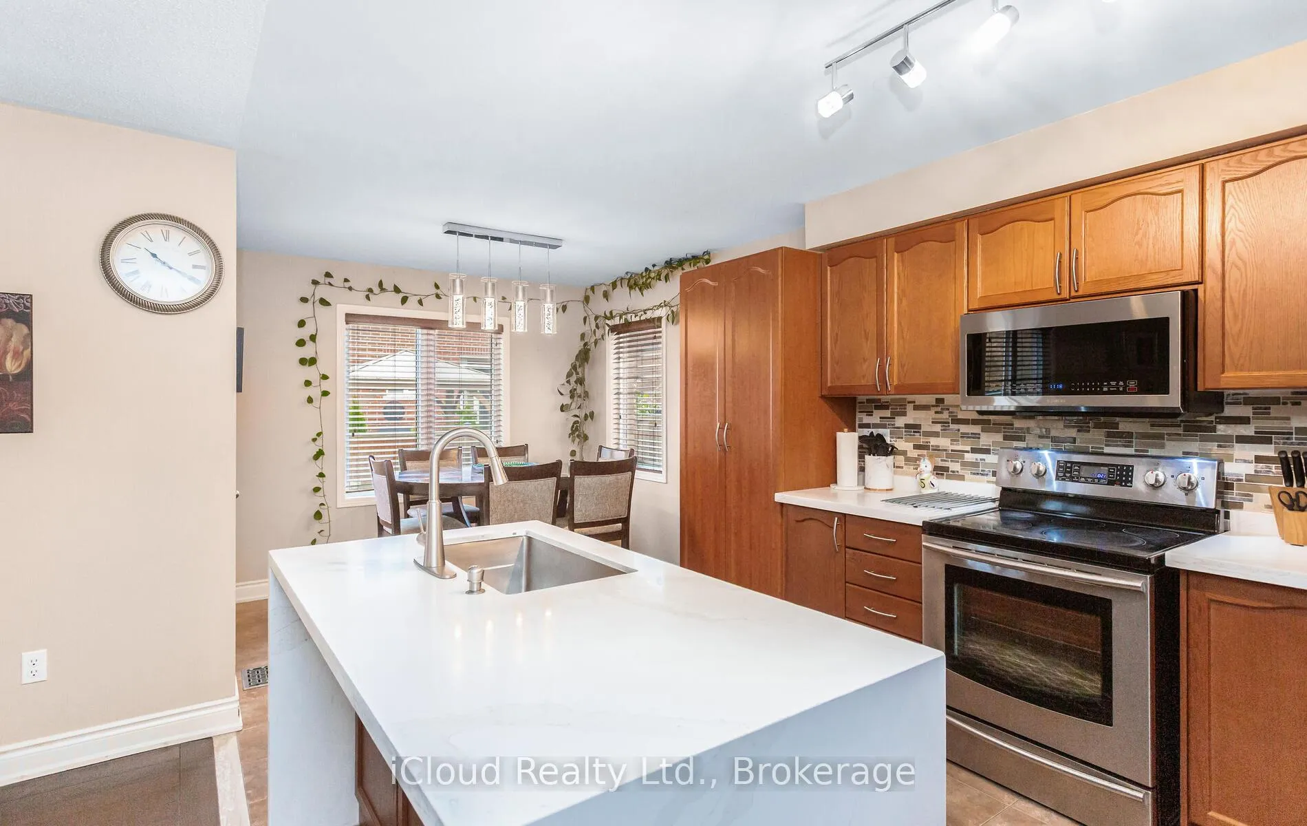 Photo 13 of 491 Landsborough Avenue, Milton, Scott — HOMEH