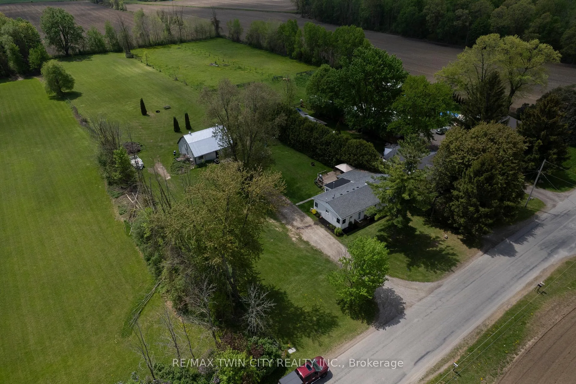 Photo 2 of 129 10th Conc. Road, Brant, Burford — HOMEH